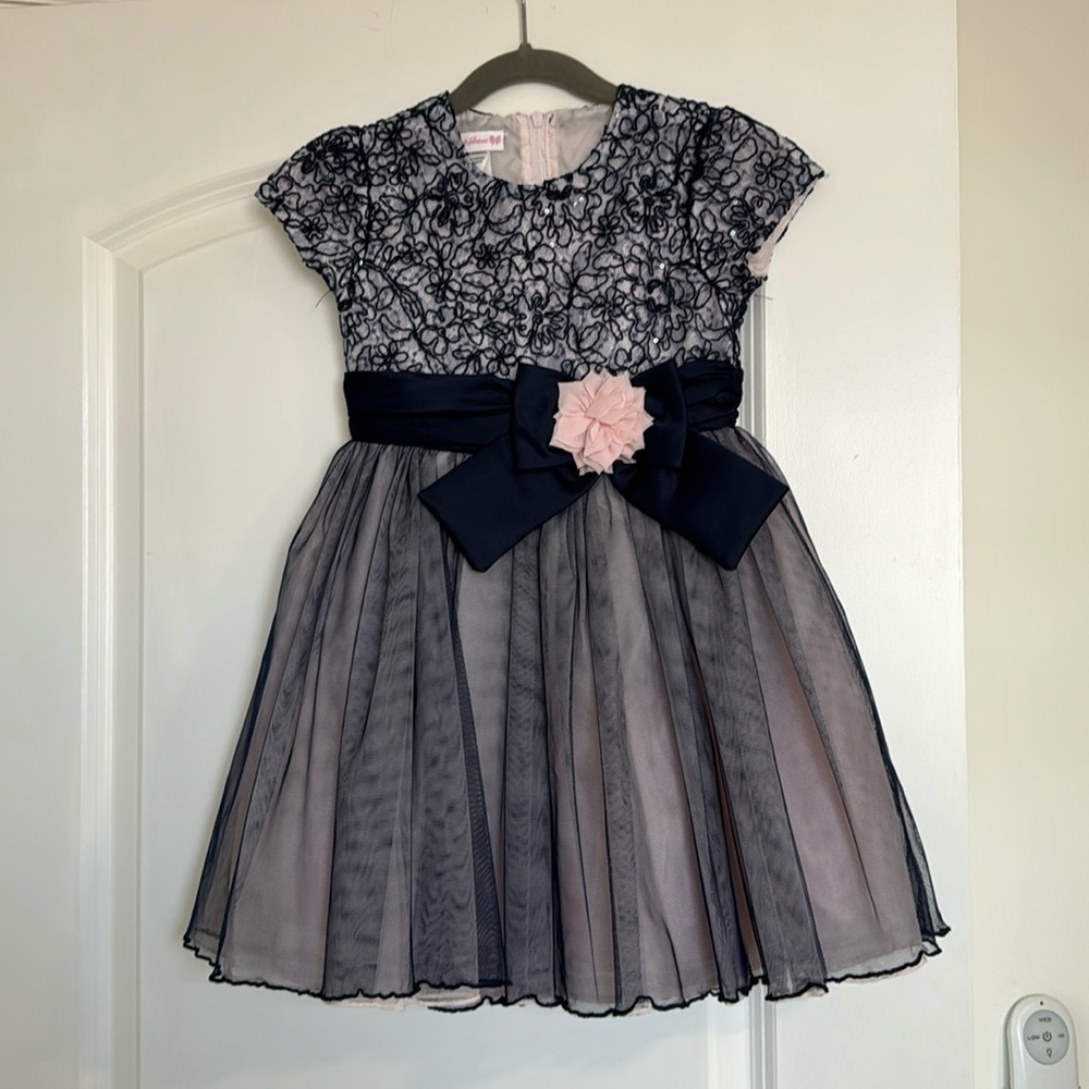 Girls party dress size 5.